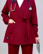 ⁦Burgundy Formal Scrub MedModelle⁩ - الصورة ⁦6⁩